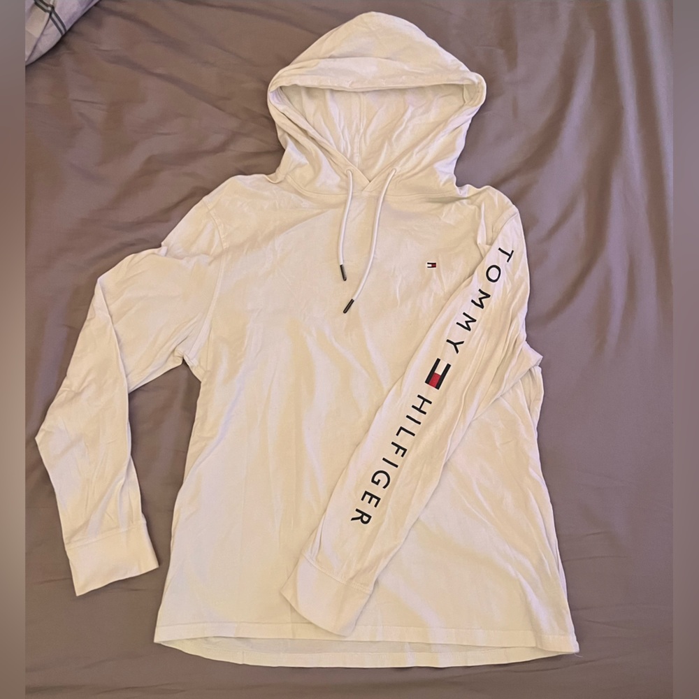 Medium Tommy Hilfiger White Long Sleeve “Hoodie”